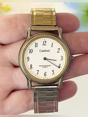 Classic Vintage Men’s Cardinal Gold Easy Reader Expansion Watch- Business Casual